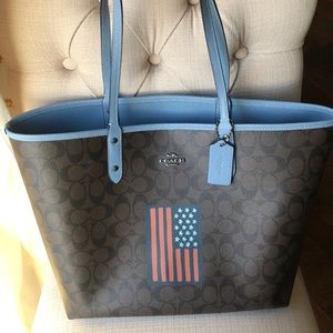 Coach tote- reversible❤️🇺🇸